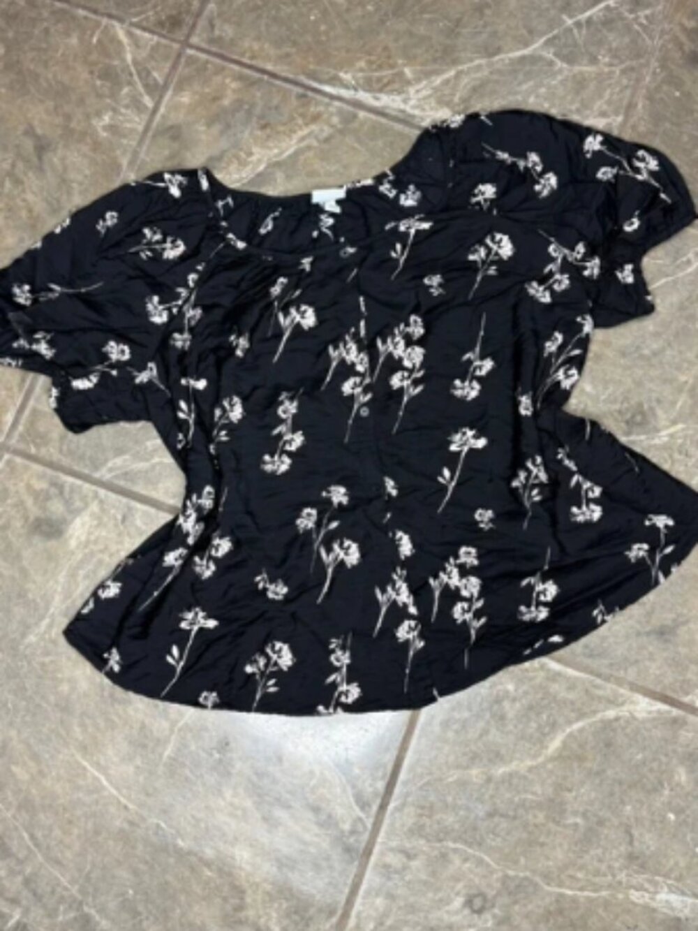 Ava & Viv Black Floral Blouse